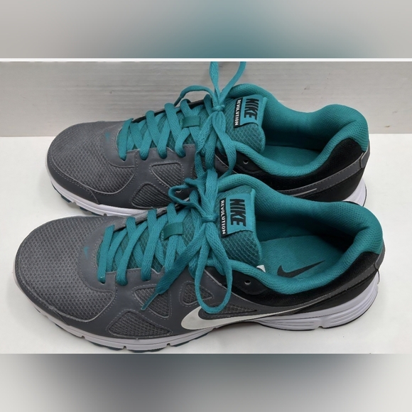 Nike Revolution Gray and Teal Sneakers Mens size 11 NWOT - Picture 2 of 11